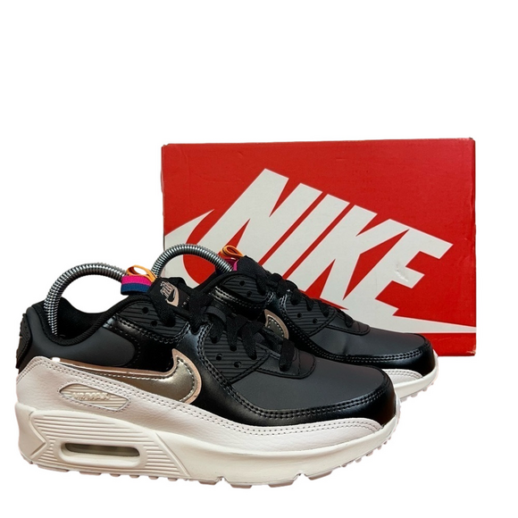 Nike Air Max 90 Leather SE Off Noir Shoe Size 6Y or 7.5 Women’s #B1154